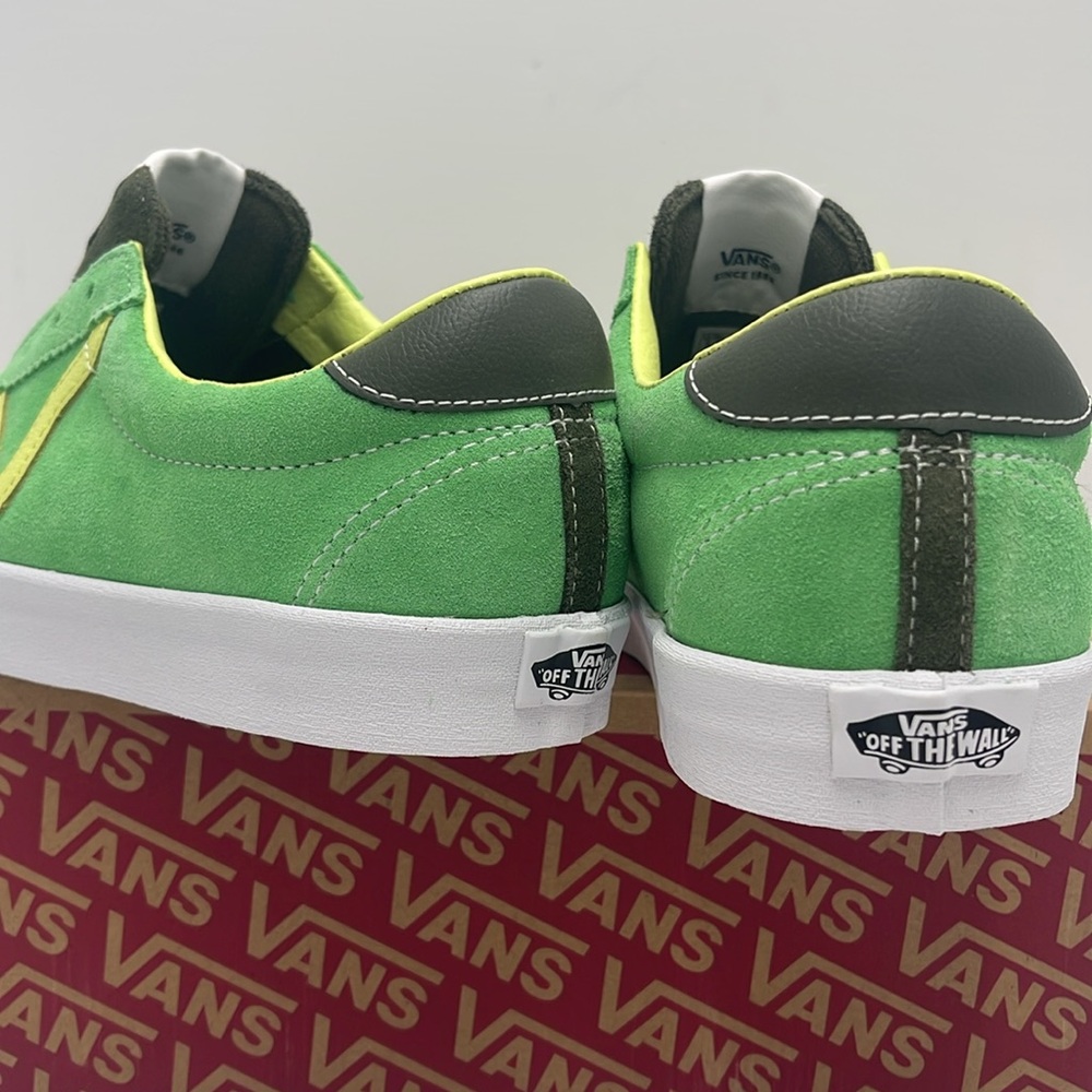 Vans MEN’S Sport Low Sport Pop Green
VN000CQRCX2
Sneakers - Picture 10 of 16